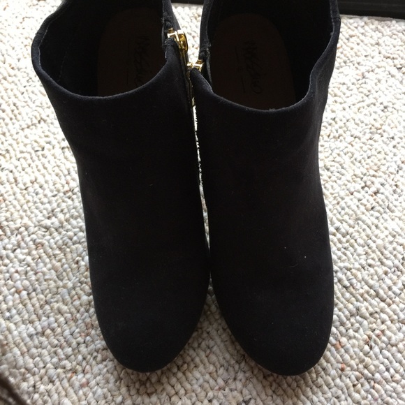 Mossimo Black Suede Bootie - Size 8 - Picture 4 of 6